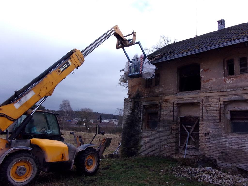 SPRÁVNÝ POSTUP DEMOLICE OBJEKTŮ Třetí fáze: Odstrojení objektu