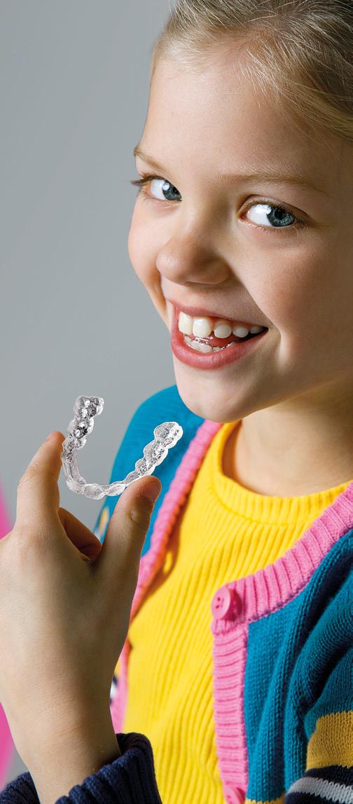 Systém Invisalign pro pacienty v růstu Malé úsměvy si zaslouží Invisalign First I vaši mladší pacienti mají k