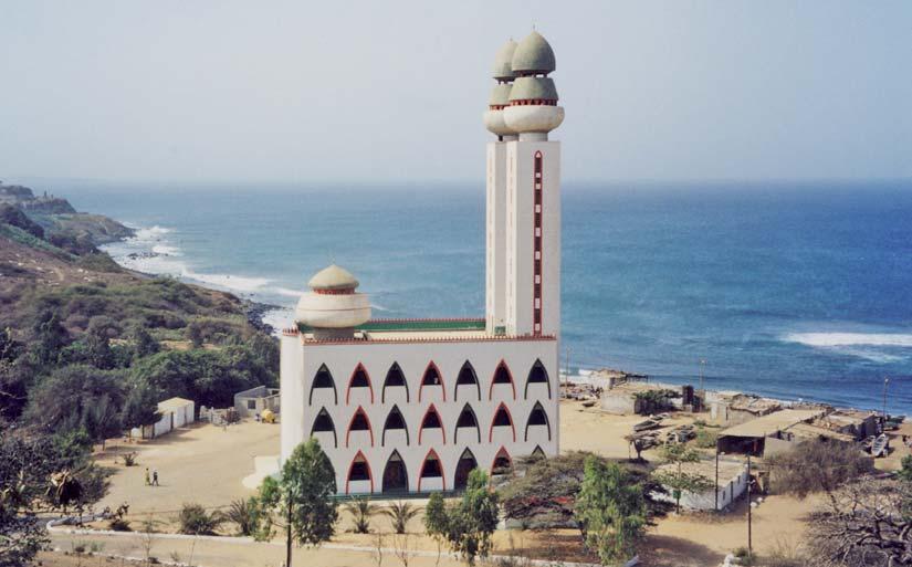 INOVACE KOLEM NÁS Obr. č. 3: Mosquée de la Divinité Obr. č. 4: Kongresové centrum krále Fahda na jihozápad.