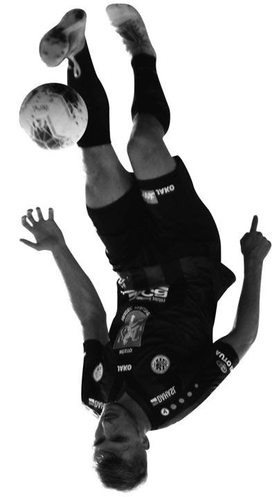 JAKUB ŠÍPEK: JSEM VYSPĚLEJŠÍ, VÍC SI VĚŘÍM Bylo pro tebe hodně uspokojující, když jsi ke konci minulé sezony dostal šanci? když jsem dřív šance nedostával, byl jsem zklamaný.