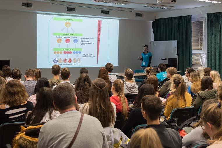 Den otevřených dveří / Open Doors Day V rámci Týdne vědy a techniky, největší populárně naučná akce svého druhu v ČR, která představuje výsledky práce českých vědeckých elit, pořádá každoročně Ústav