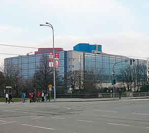 legislativa Výstavba justičního paláce v Brně byla s chybami Petr Rafaj, předseda Úřadu pro ochranu hospodářské soutěže (ÚOHS), potvrdil pokutu 200 000 Kč Krajskému soudu v Brně za výstavbu
