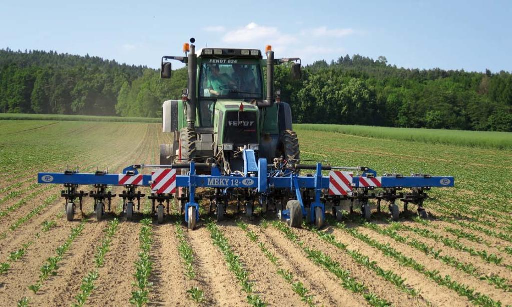 LISTY CUKROVARNICKÉ a ŘEPAŘSKÉ Vliv kypření půdy za vegetace na erozi půdy a produkci cukrové řepy Effect of Soil Loosening During Vegetation on Soil Erosion and Sugar Beet Production Josef