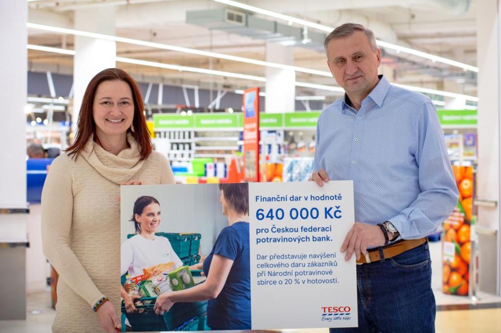 Každý den pomáháme tisícům lidí v České republice Tesco je od roku 2013 partnerem České federace potravinových bank, která každý den