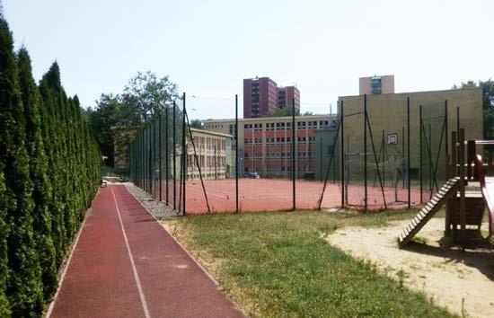 V areálu ZŠ Pěší v Muglinově odbor řídil opravu sportovního hřiště. To bude po dokončení prací sloužit žákům základní školy i veřejnosti.