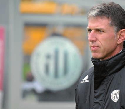 Tomáš Stráský Zahrát si první ligu je privilegiem těch nejlepších fotbalistů, jen část z nich se dočká vstřelení gólu a jen výjimečným hráčům se podaří zaznamenat tři góly.