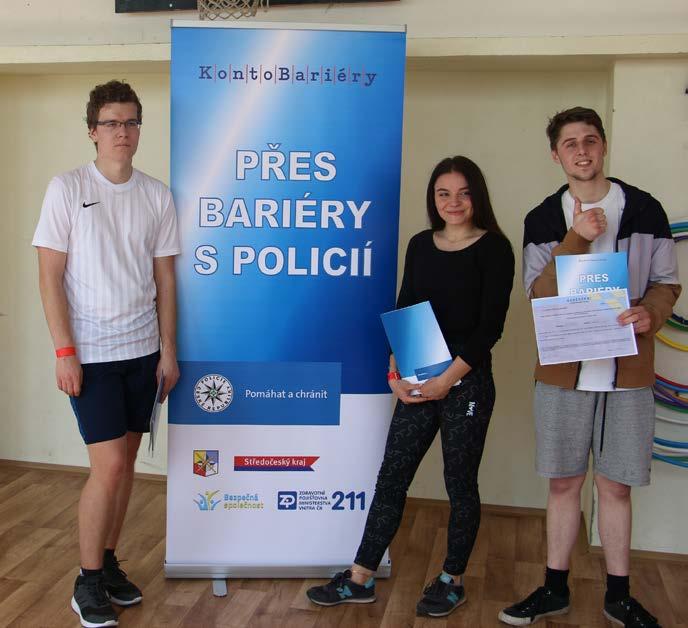přes bariéry s policií Studenti čtvrtého ročníku Multimediální tvorby měli pod vedením pracovníků Policie ČR příležitost zjistit, jaké