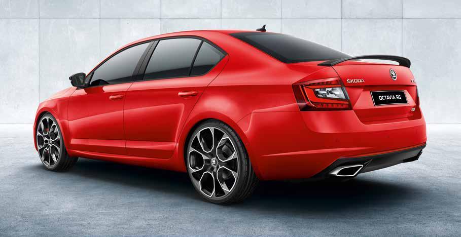 60 SÍLA 245 PŘEKRÁSNÝCH KONÍ 61 Vezměte nadčasovou estetiku vozu ŠKODA OCTAVIA, přidejte sportovní styling a výsledkem bude OCTAVIA RS.