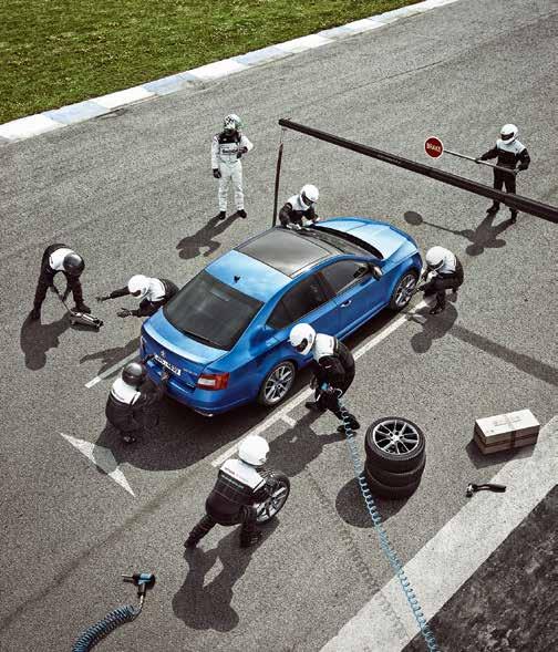 88 PRODUKTY PÉČE ŠKODA ŠKODA ZÁRUKA MOBILITY Zákazníkům nabízíme pomoc v neočekávaných situacích, jako může být defekt pneumatiky, vybití baterie, záměna paliva, zabouchnutí klíče ve vozidle či