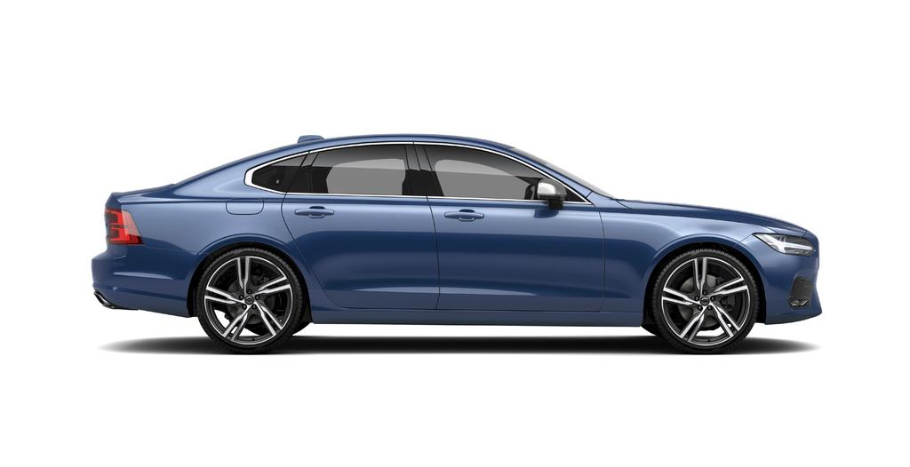 OBSAH Motorové varianty 2 Prodloužená záruka 5 Standardní výbava 6 Pakety 16 Audiosystémy a multimédia 19 Bezpečnost 20 Vnitřní volitelná výbava 21 Vnější volitelná