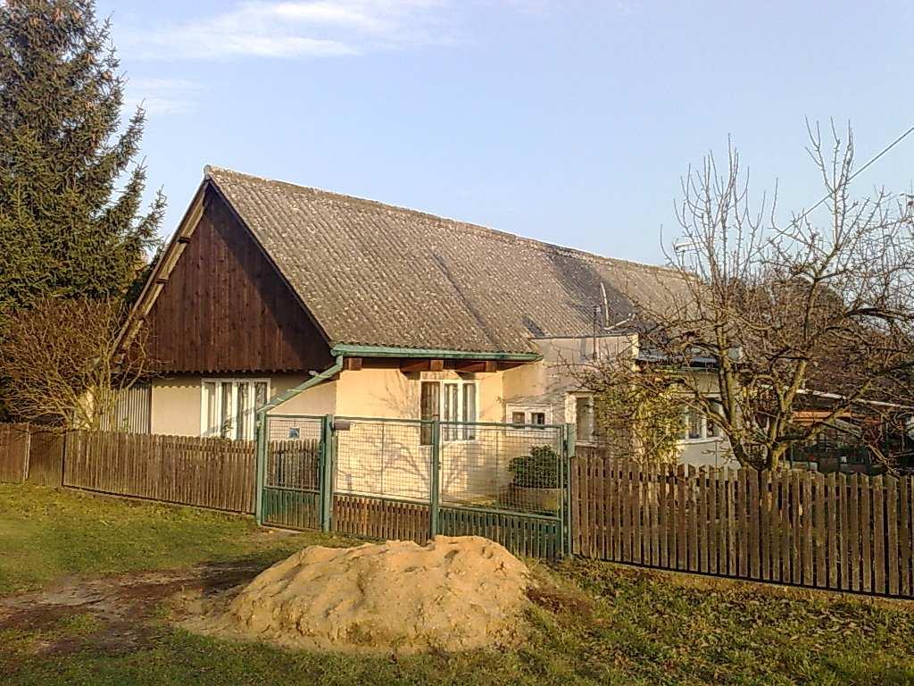 Znalecký posudek číslo 1738/228/2008 o obvyklé, obecné, tržní hodnotě nemovitostí ideálního spoluvlastnického podílu ve výši 1/2 na rodinném domě č.p. 21 nacházejícím se na pozemku parc.č.st. 39 a pozemcích parc.