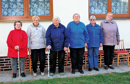 Po přečtení historie sedmpánských hasičů jsme si společně s občany poseděli ještě v místní hospůdce u teplého čaje a pohovořili o životě.