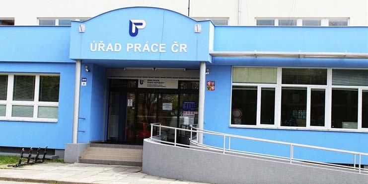 Naše společnost spolupracuje s vybranými středními školami technického zaměření a umožňuje odbornou přípravu učňů ve středisku firemní nástrojárny.
