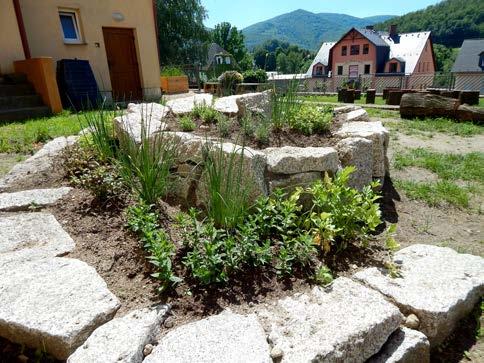 uvnitř i venku 3 hod. 30 Kč V - VI Základní škola II. stupeň Voda v zahradě II.
