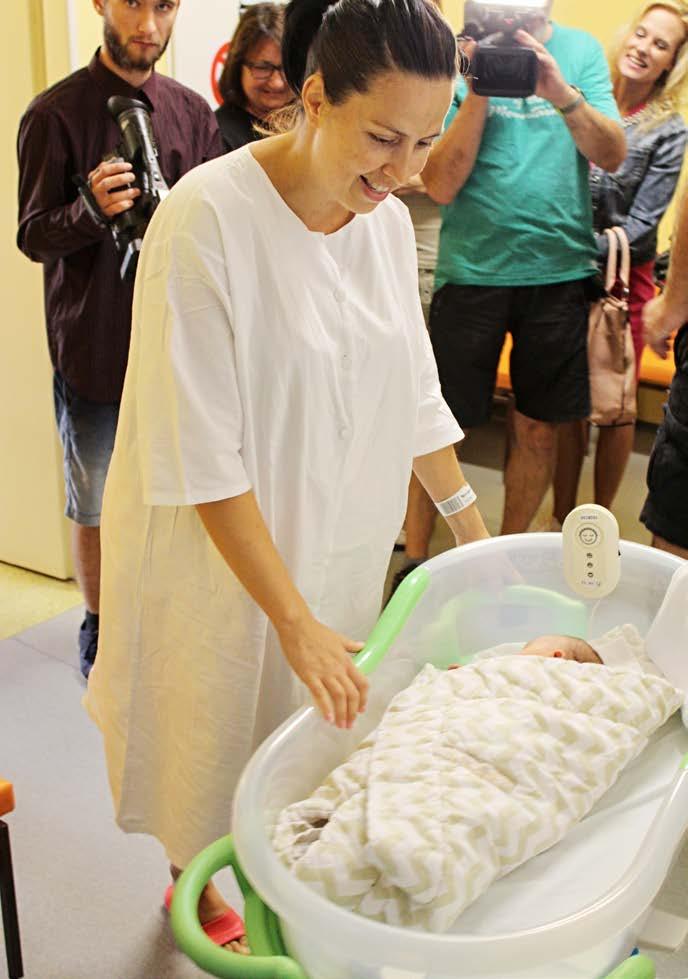 Maminky mohou vyřídit rodný list pro své dítě přímo v porodnici Další krok pomáhající rodičům ulehčit jim jejich vstup do života s dítětem udělalo Novorozenecké oddělení Fakultní nemocnice Olomouc ve