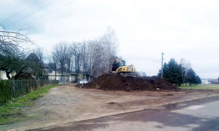 5 Ještě v únoru a březnu byla odpadní hlína tříděna a část odvážena pro
