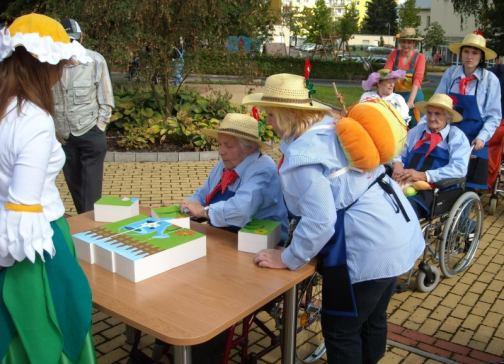 nejsympatičtější družstvo a jiné. Na závěr celých her nám pořádně zatrnulo při losování příštího organizátora her.
