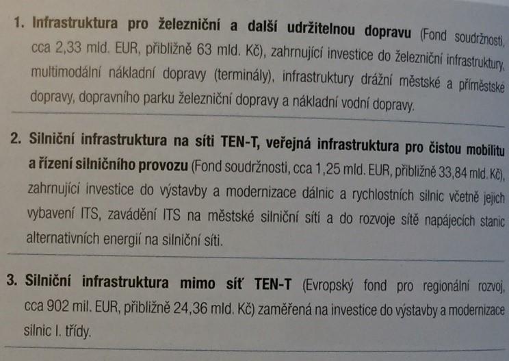 7.4.9 Grafická část hodnocení tiskovin Obecně lze říci, že pro tištěné publikace byly zvoleny kvalitní materiály, vhodný papír, formáty i vhodně použity barevné kombinace vyplývající z korporace