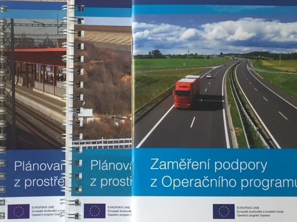systém Pantone).