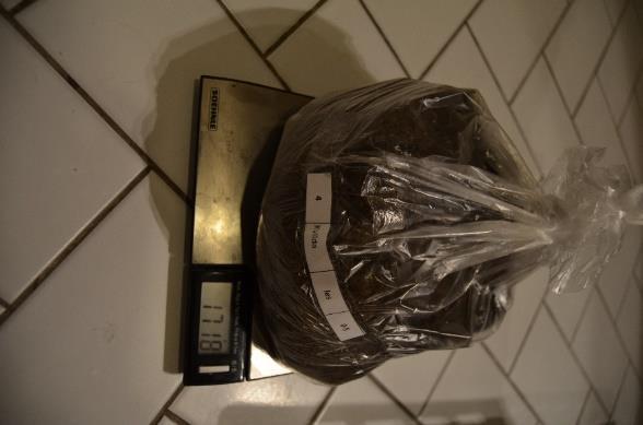 Postupně byl váleček vtloukán do půdy, dokud nedosáhl požadované hloubky. Poté bylo na váleček umístěno víčko a pomocí lopatky a nože byla sonda opatrně vyjmuta z půdního profilu.