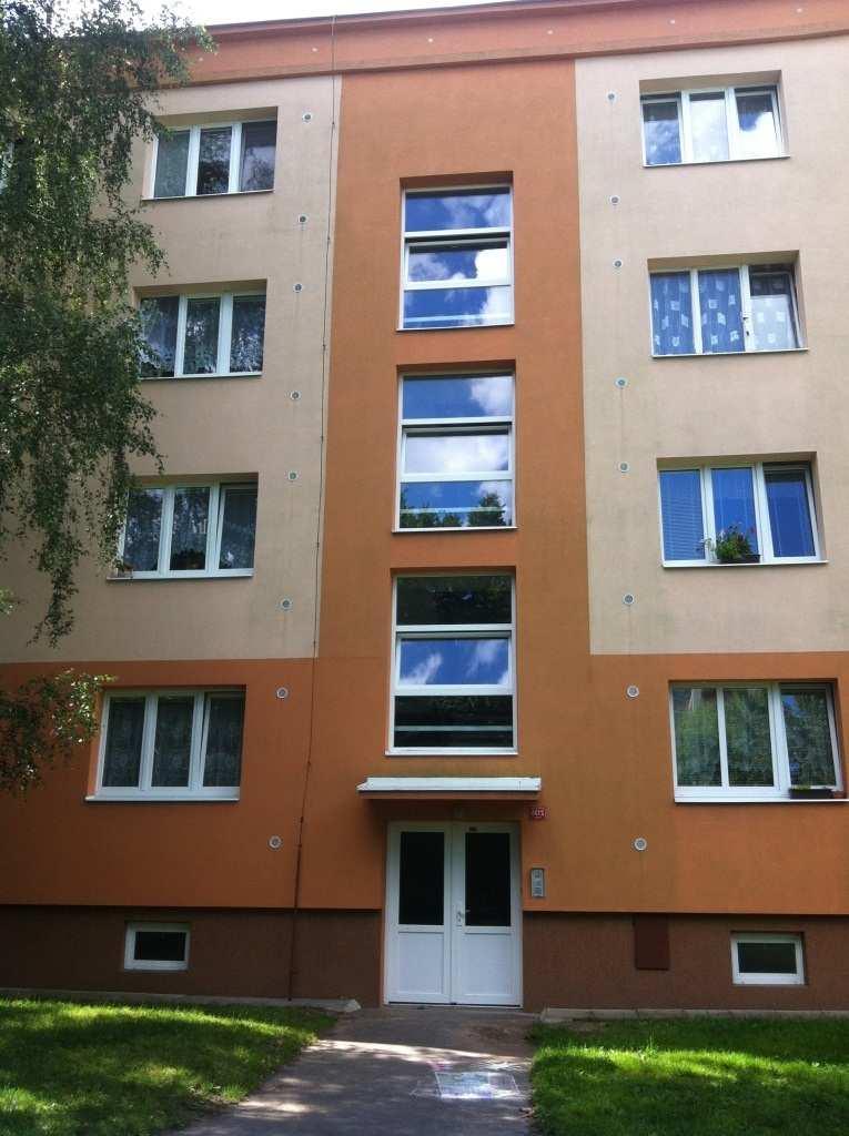Znalecký posudek č. 11411092012a o ceně podíl 1/6 na byt.jedn. č.2135/2 včetně podílu 37/6000 na budově č.p.2133, 2134, 2135 a pozemku st.2696 v obci Kladno, k.ú.kročehlavy, okres Kladno.
