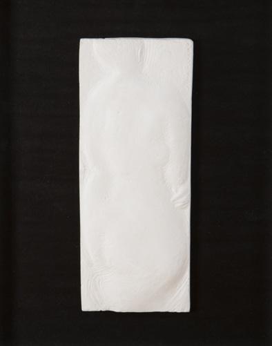 81. JOSEF KAPLICKÝ (1899-1952) Akt - reliéf sádra, 37 x 15 cm značeno vpravo nahoře: J. Kaplický vystaveno: 1964, Výstavní síň Mánes Praha, Výběr z životního díla, č.kat.