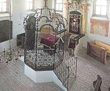 4 13. září 2019 Kroměřížsko avsetínsko Zvláštní síla synagogy. Mění lidi, shání si věci Správce holešovské synagogy Vratislav Brázdil zažil spoustu neuvěřitelných příběhů.