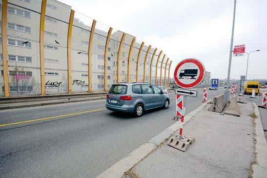 téma Více témat najdete na www.nasepraha.cz Vlna letních oprav začíná víme, Vnitřní dluh, který má město vůči komunikacím, činí kolem 35 miliard.