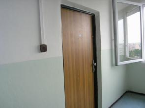 v domě