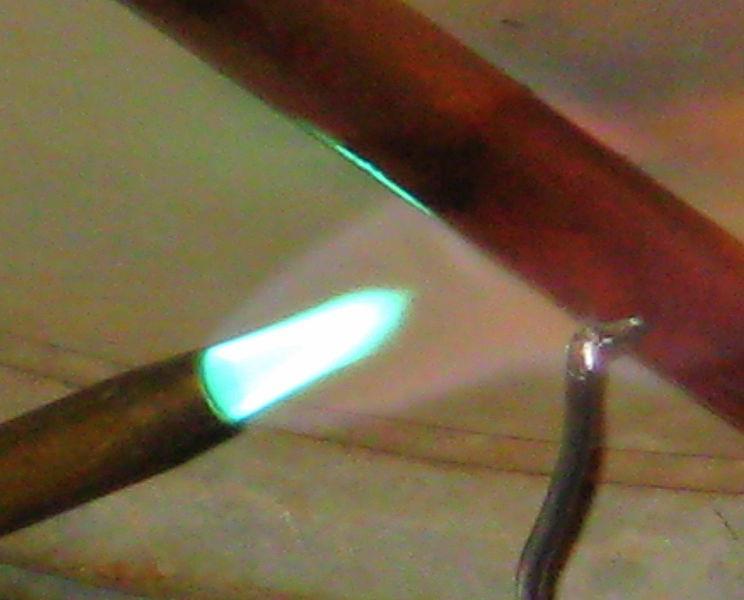 Obr. 7 Oxidační plamen 7 Zařízení pro svařování plamenem Pro svařování