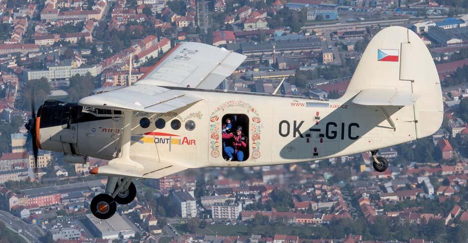 sekce letová Letecký rejstřík (LR) Zápisy letadel v leteckém rejstříku 532 správních řízení za rok 2018 800 700 600 500 400 Zápis letadla 300 Změna vlastníka/provozovatele 200 Zástavní právo 100