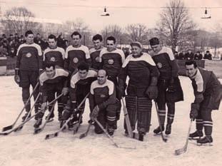POHLED DO HISTORIE děčínský hokej 1952 1977 První zápis v děčínské hokejové kronice pochází z 1. 9. 1945.