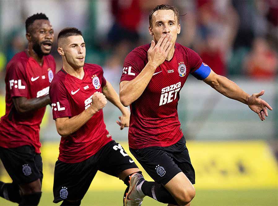 Český fotbal a tento svět opustilo v posledních letech několik hráčů v aktivním věku, kteří se však k tomuto osudovém kroku rozhodli sami pod tíhou nejrůznějších osobních problémů.