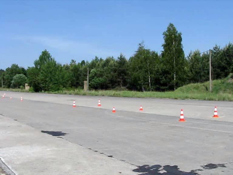 Steer By Wire TUL KVM b) síly vniklé při jídě převažují dynamické síly dané