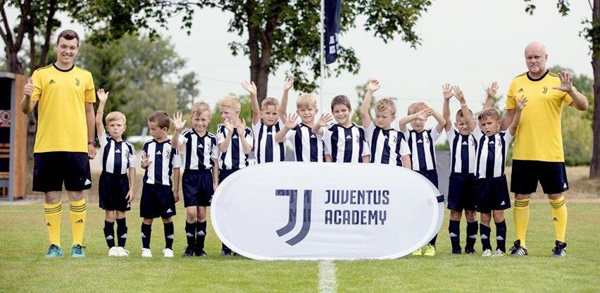 MFK KARVINÁ ZAUJALO NÁS 15 KARVINŠTÍ TRENÉŘI ČERPALI ZKUŠENOSTI NA JUVENTUS KEMPU Ostře a mediálně sledovaný Juventus kemp spadající pod program Juventus Academy se konal na přelomu července a srpna.