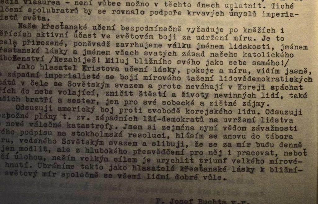 dokládající jeho postoj.