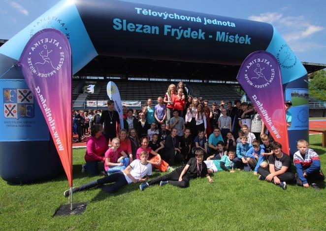 Mezi družstvy žáků 8. a 9. tříd dominovala pořádající ZŠ Raškovice. Za ni na druhém místě skončila ZŠ Vratimov Datyňská a třetí příčku obsadila ZŠ Šenov. Lehkoatletické závody žáků 2. stupně - 24.