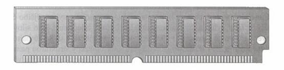 3.8.2 Paměti SIMM Paměti jsou integrovány na miniaturních deskách plošného spoje označovaných jako SIMM(Single Inline Memory Module), které jsou potom jako celek osazovány do odpovídajících konektorů