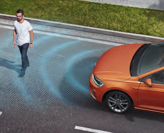 ¹) Automaticky zajistí preventivní napnutí bezpečnostních pásů na předních místech a pro zajištění optimálního účinku airbagů zavře okna
