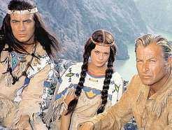 00 Malý pitaval z velkého města Jupiter. TV seriál (ČR, 1982) 21.00 Kluci vakci-letní speciál 21.30 Reportéři ČT 22.15 Profesionálové (20/57) 23.05 Hercule Poirot Rhodskýtrojúhelník 0.