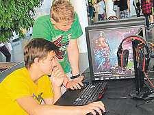 Súspěchem se setkala hromadná taneční show před jedním zxboxů. Ti nejlepší znávštěvníků si domů kromě zážitku a autogramu odnášeli i pěkné ceny.