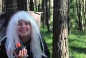 Úvodní slovo Rok 2016 je za námi. Uběhl rychle, hekticky. Přinesl spoustu práce, ale i radosti, zážitků. Z fotografií se na nás usmívají, a někdy i šklebí, spokojené děti.