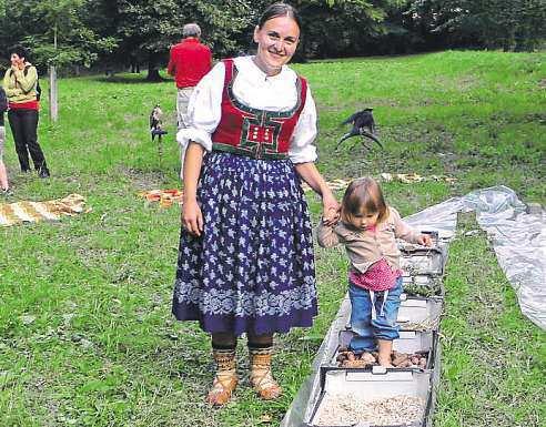 ruku jsou tedy nutn ob ruce, nen mon, aby jedna z rukou byla zaneprzdnna nm jinm. Na otzku odpovdl: Miloslav Chrst SSS. sacicrm.info