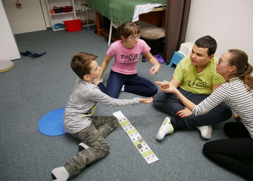 I při těchto nácvicích využíváme metodiku Centra terapie autismu pro skupinové nácviky a pracujeme pod jeho supervizí.