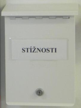 lišty mezi vestibulem a terasou, tak aby se minimalizoval rozdíl mezi oběma podlahami.