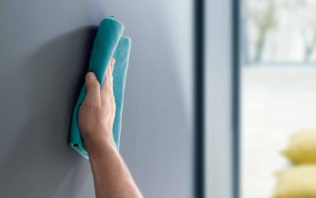Fasáda Čištění a péče ČIŠTĚNÍ A PÉČ Konstrukcje Atika Abluft Odvod vzduchu Vertikální spára Základní čištění lakovaných povrchů se obvykle provádí pravidelnou aplikací jemnéhomýdlového roztoku.