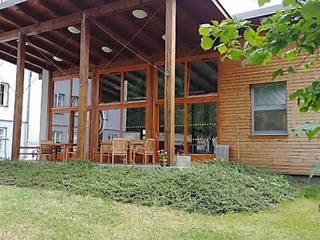 Po dokončené výstavbě kuchyně byla realizovaná další důležitá investiční akce a to odvodnění pozemku zahrady, v jejíchž prostorách docházelo k hromadění povrchových vod a následnému tvoření souvislé
