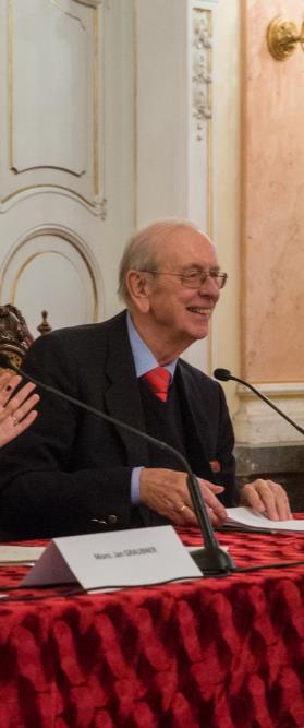 Str. 03 Členové správní a dozorčí rady Členové správní a dozorčí rady Správní rada Ing. Ester Danihelková, předsedkyně Od 10.2.2014 Dozorčí rada Ing. Miroslava Zbořilová, předsedkyně Od 19.4.2018 RNDr.