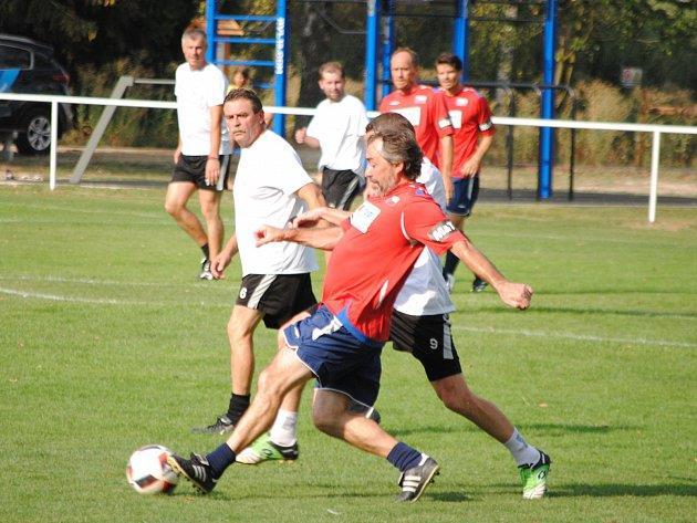 V Pavlíkově oslavili výročí vzniku kopané Pavlíkov - Pavlíkovští oslavili v sobotu 80. výročí vzniku kopané v obci. Po celé sobotní odpoledne si tak na své přišli fotbaloví nadšenci.
