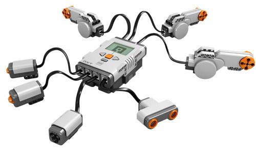 Stavebnice MindStorms Obr. 4 Kostka s připojenými sensory a pohony Společnost Mindsensors a Hi-technic dodává na trh mnoho rozmanitých senzorů a pohybových jednotek.